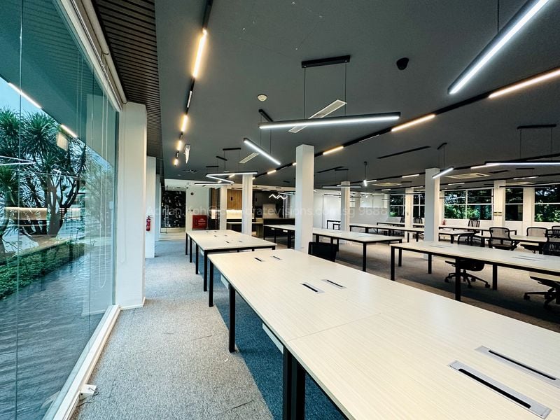 Office for Rent in  991 Alexandra - Image 2
